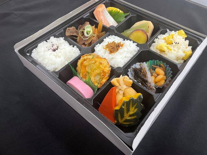 雪見船特製オリジナル弁当!