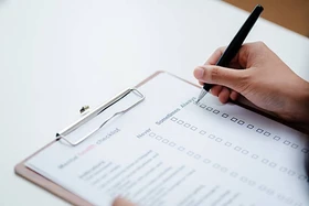 「受けさせて終わり」になっていませんか？50人未満の職場で考えたいストレスチェックと集団分析