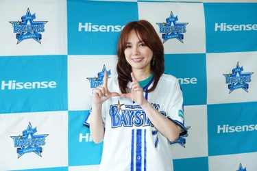 5月3日(水・祝)Hisenseハイセンス大画面テレビ DAYで バウアー初登板！ハイセンスプロジェクトリーダーの相川七瀬さんが 大歓声の中、始球式で全力投球！惜しくもバッターボックスに届かず 「今日の投球は45点です。悔しい！」