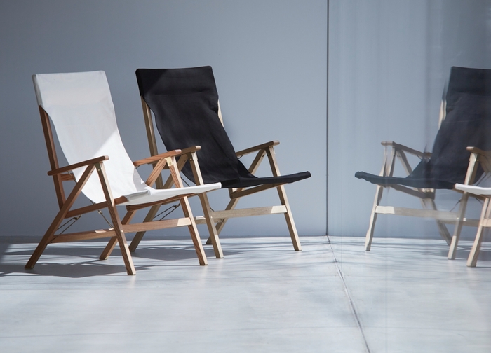 イメージ：白黒二脚(室内)