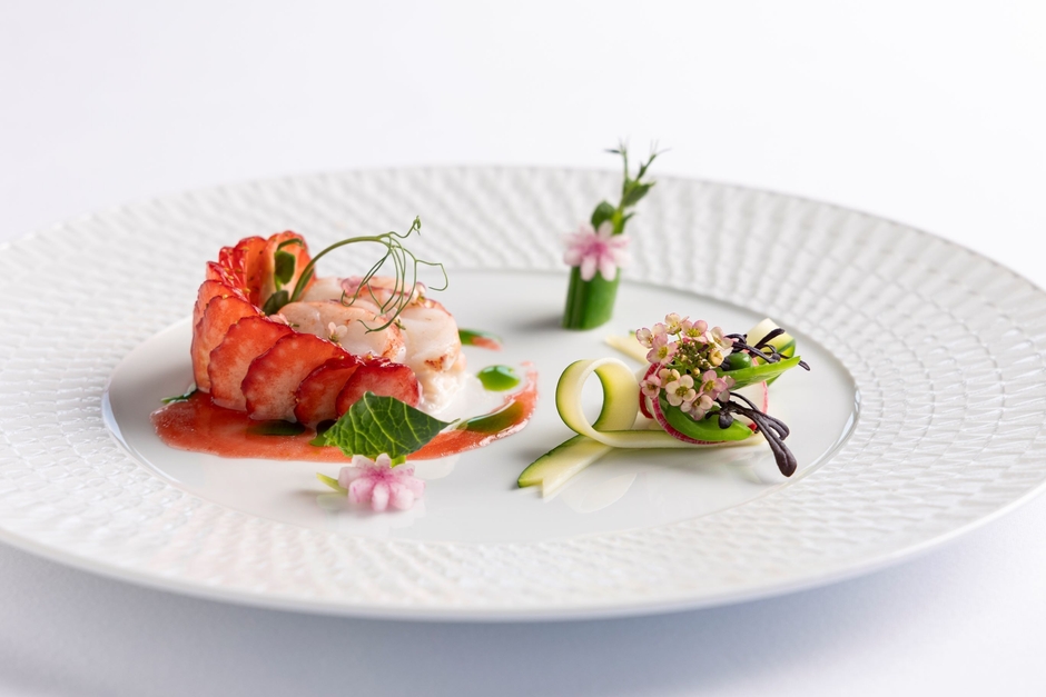 スペシャリテ：奈良県産苺×オマール