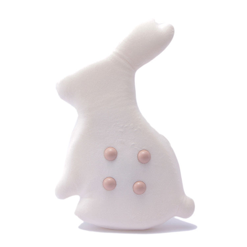 「リラックス クッション Rabbit」価格：1,780円／サイズ：W25×D7×H40cm／かわいらしいウサギ型のリラックスクッションです。