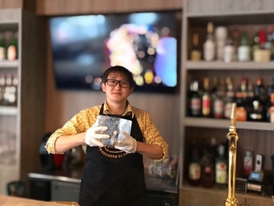 店主の内田さん　
