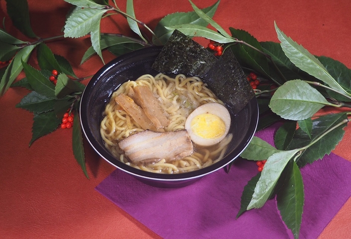 岩本屋監修 背脂入り豚骨醤油ラーメン