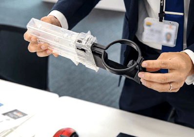 小型ダンパーの技術が活用されている自動車のカップホルダー