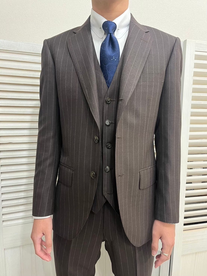 ブラウンスーツ