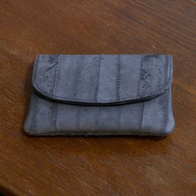 Reverse Card holder