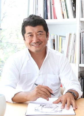 ボトル・ロゴデザイン担当 奥山 清行氏