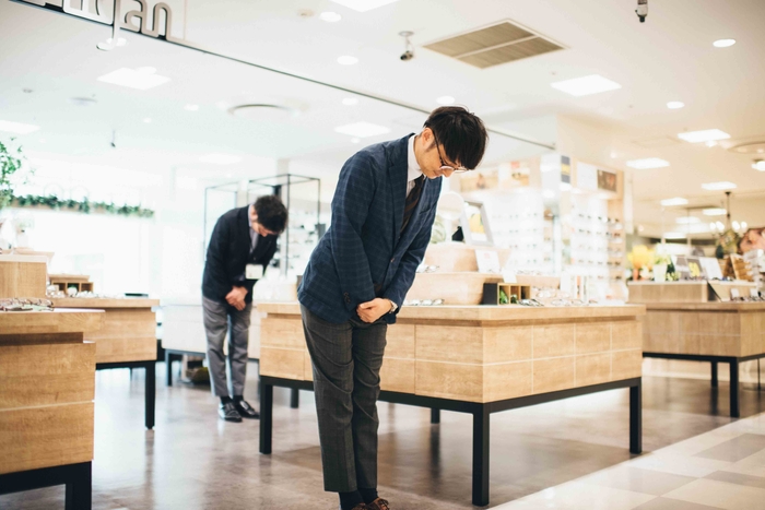 「愛の眼の人」 鈴木店長(2)