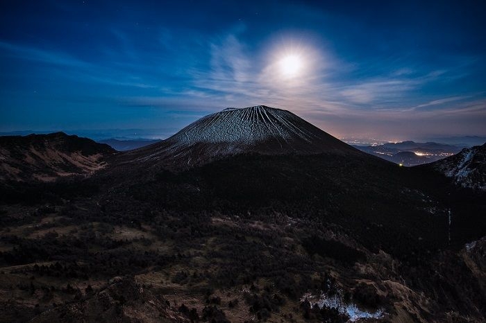 荘厳な姿が人気を有する浅間山