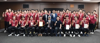 【名城大学・ハンドボール部】４年ぶり２度目の西日本インカレ優勝　野口学長と小原理事長に報告