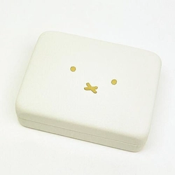 高級感があるミッフィーの上品なアクセサリーケース2選。シンプルなデザインと淡い色がおしゃれで、プレゼントにもピッタリ！