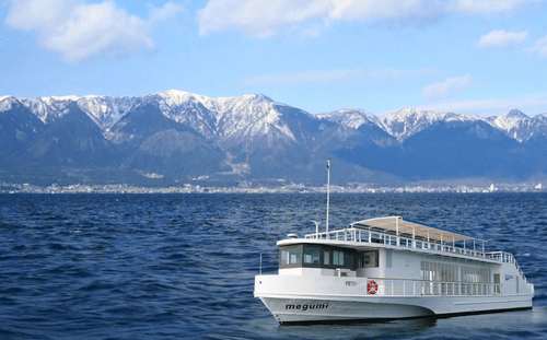 比良山系とメグミ号(イメージ)