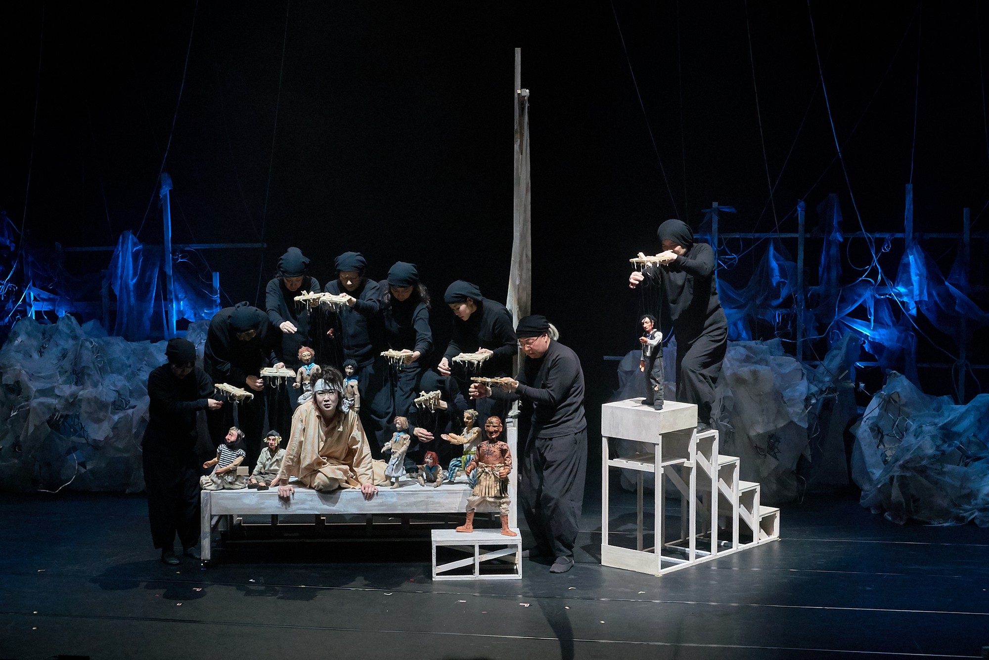 「崩壊…白鯨ヲ追ウ夢」より