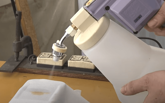 生地のシミ抜きの様子2