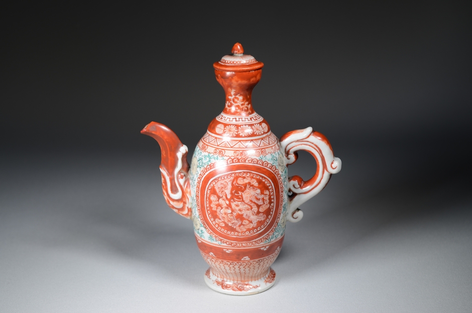 (5)宮本屋窯≪革図水注≫江戸時代後期(19世紀) 個人蔵