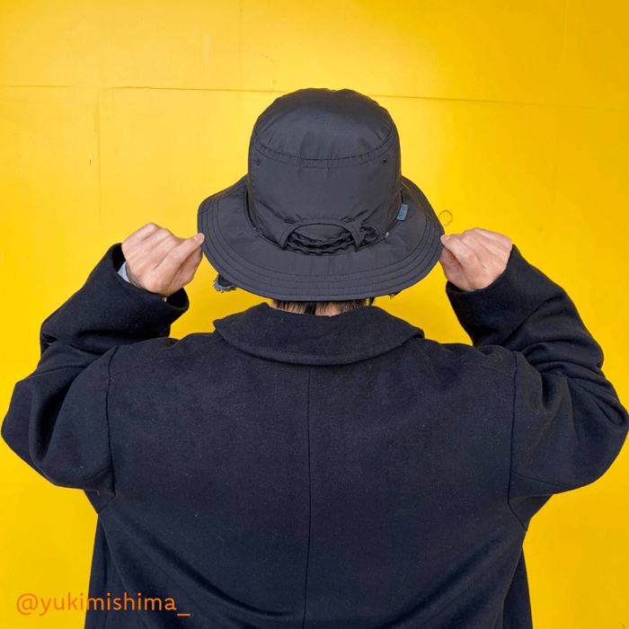 適度なコードの伸縮性でしっかりフィットします