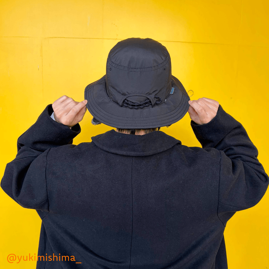 適度なコードの伸縮性でしっかりフィットします