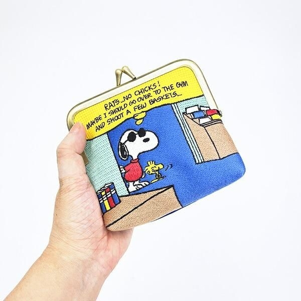 スヌーピーのレトロポップな刺繡がま口