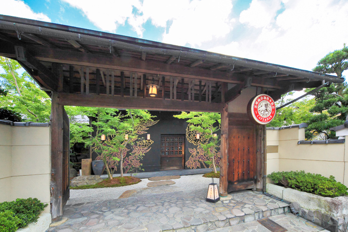 日本庭園を有するeXcafe京都嵐山本店