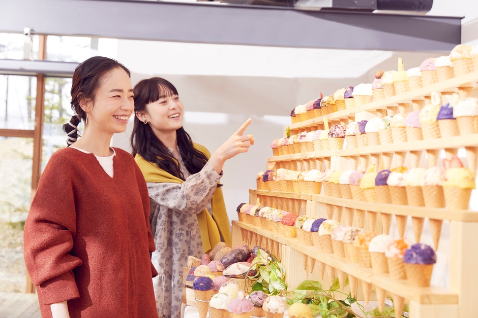 注)写真のポテサラジェラートは展示用のサンプルです。