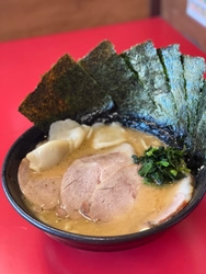 通販が人気の家系ラーメン店「ラーメン一二三家」が、 365日24h営業の無人販売所「平戸テイクアウト横丁」をOPEN