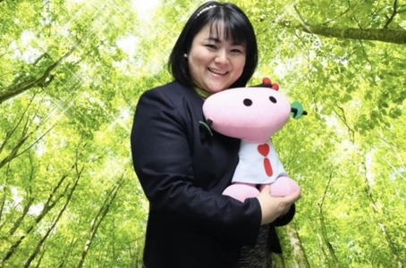 波動シンガーSIZUKUが歌う「Fairy Jewelry Dancing」と世界的プロデューサーGODとSIZUKUが歌う「PEACE OF EARTH」が米ラジオ局「R1 Radio USA」で日本語オリジナル楽曲が5ヶ月間連続パワープレイを更新中！