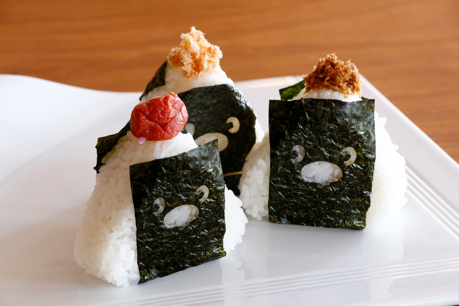 PINGU～山頂deちょこっとおにぎり～　(梅／鮭／おかか)　各380円