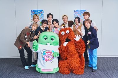 SUPER★DRAGONとガチャピンムック 集合写真