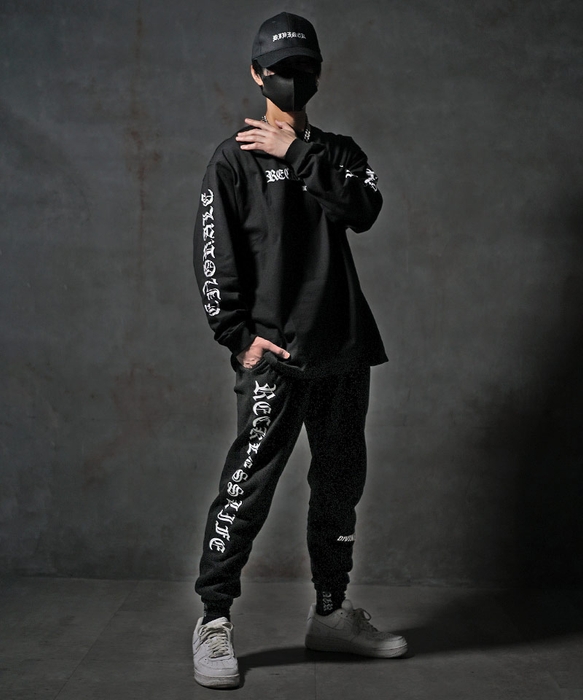 【Black Letter】Vertical Logo Pants