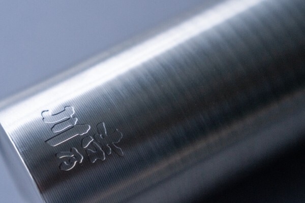 オリジナル制作のステンレスボトル(ロットナンバー入り)