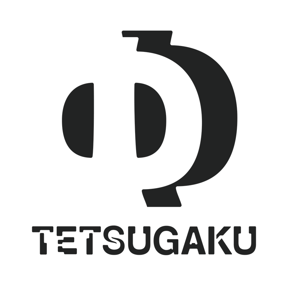 弊社のロゴ：philosophyの語源である「φιλοσοφία」のφをイメージ。また社名ロゴも自己言及をイメージした。