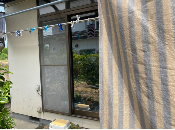 ガラス反射で 日除けも要らず