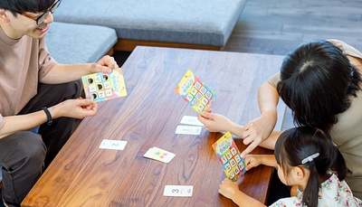 親子の会話が生まれます♪(ママ)「こ」って読むんだよ (娘)そうなんだ!