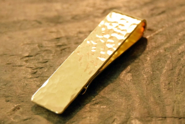 シルバー＆革アクセサリーAJINA　Ｋ18 ゴールドマネークリップ（永久無料保証）の発売を開始