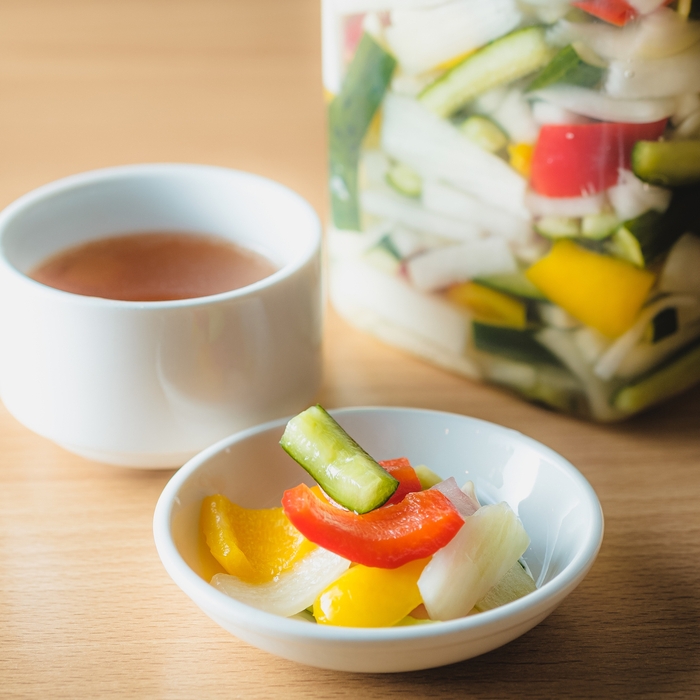 自家製スイートピクルスは店内食べ放題!