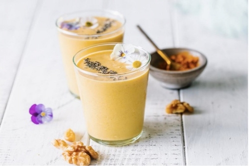 「オレンジとはちみつのバニラヨーグルトスムージー ターメリック風味」
