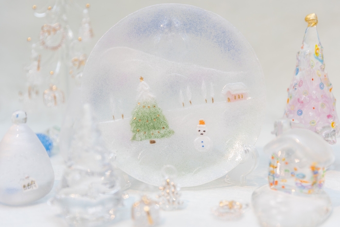 ガラスならではの、雪景色の柔らかさ