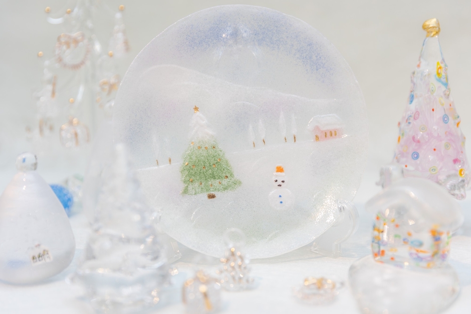 ガラスならではの、雪景色の柔らかさ