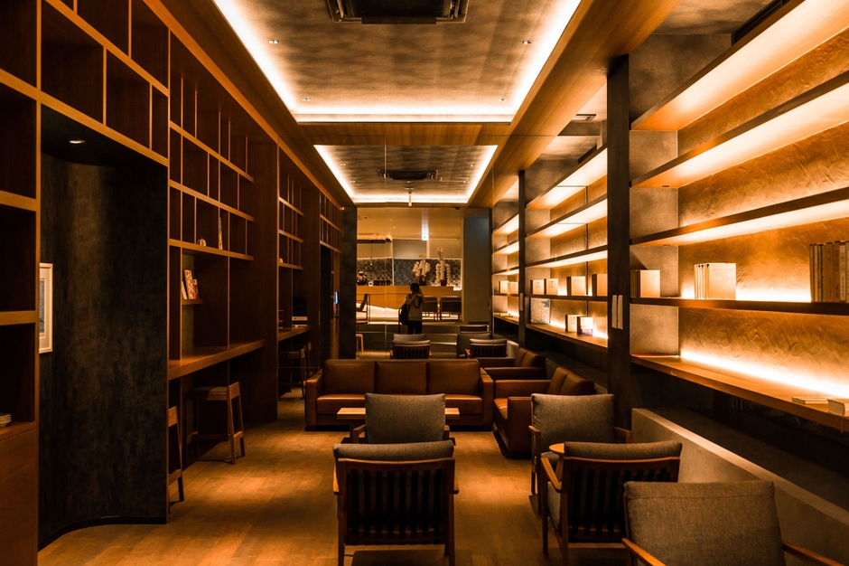 ライブラリーラウンジ
