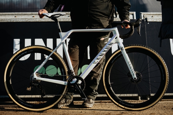 マチューが使用した特別カラーの「インフライトCFR」 Photo: Nobuhiko Tanabe