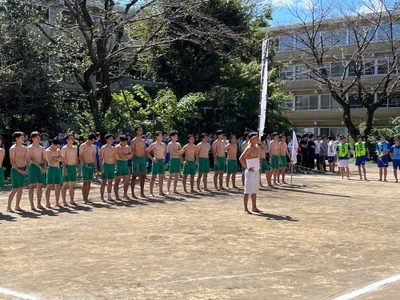 試合前に勢ぞろい(昨年度騎馬戦)