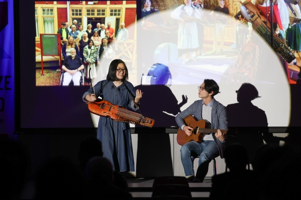 敢闘賞の滝さん(左)