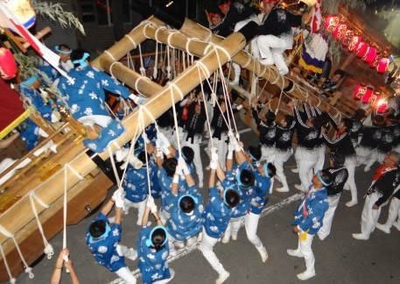 <尼崎だんじり祭り 「山合わせ」の様子>
