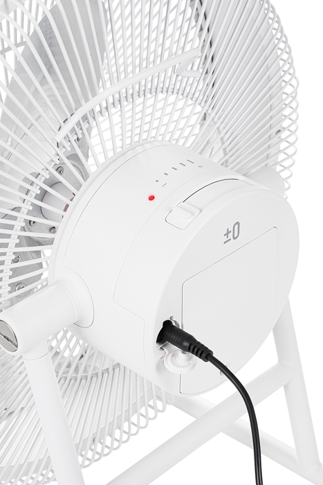 バッテリー充電は約3時間30分