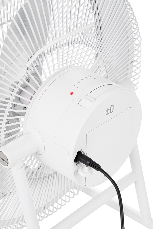 バッテリー充電は約3時間30分