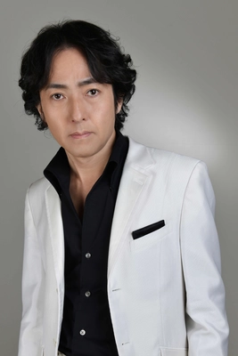 「風になってお墓に戻ってくるのです♪」 歌手・秋川雅史氏が、寺院墓所の新キャラクターに就任