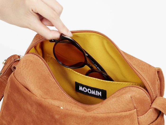 ムーミンスナフキンバッグ中身