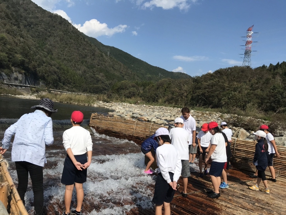 地元小学校の郊外学習_地域貢献