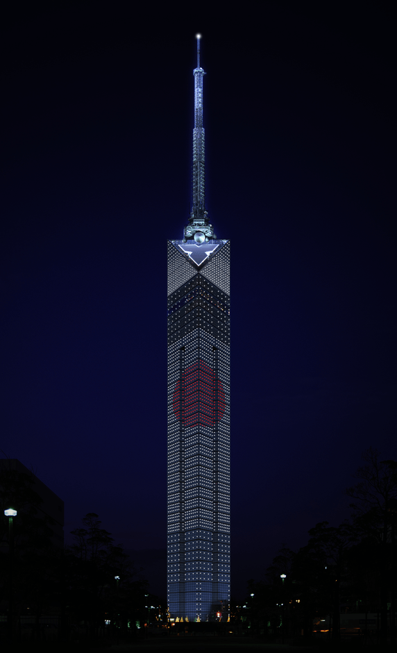 Japanイルミネーションは4月30日と5月1日